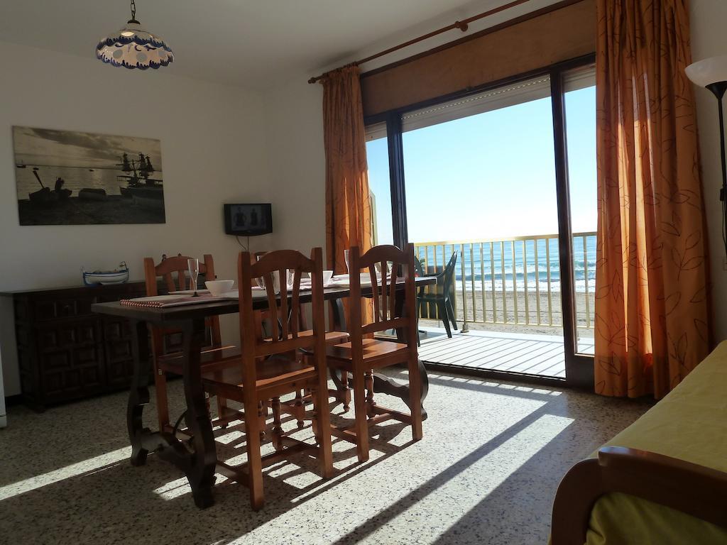 Villa Service - Apartamentos Aransol El Vendrell Phòng bức ảnh